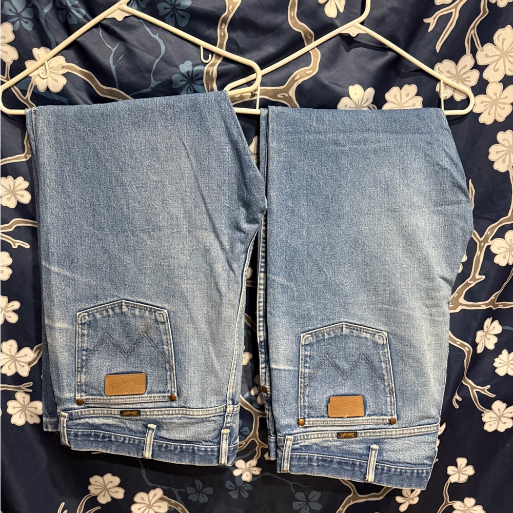 48x32 Wrangler Light Blue Bootcut Jeans used